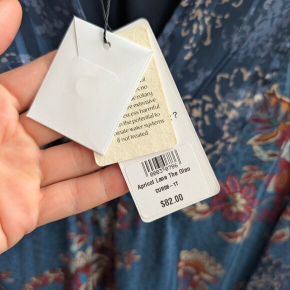 NWT Floral Women`s Printed Neck Contrast Blouse- Pique by Parker Kennedy Size M - Picture 6 of 12